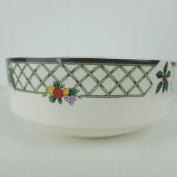 Mikasa Heritage Christmas Story Bowl Vintage 6.25" Across - Picture 4 of 7